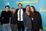Amsterdam 14 oktober 2024
Premiere de Mannenmaker in Tuschinski met in de hoofdrollen oa Katja Schuurman Eva v d Wijdeven Leo Alkemade Georgina Verbaan Melissas Drost Huub Smit Yasmin Karssing en Rene Watzema . Leo Alkemade met vrouw kinderen en moeder