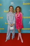 Amsterdam 14 oktober 2024
Premiere de Mannenmaker in Tuschinski met in de hoofdrollen oa Katja Schuurman Eva v d Wijdeven Leo Alkemade Georgina Verbaan Melissas Drost Huub Smit Yasmin Karssing en Rene Watzema . Lisa Zweerman en een vriendin