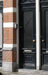 Amsterdam 8 oktober 2024
Het naambordje met daarop de namen van Noor de Groot haar ex man Sander Kleinenberg en hun kinderen is weg gehaald .