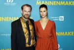 Amsterdam 14 oktober 2024
Premiere de Mannenmaker in Tuschinski met in de hoofdrollen oa Katja Schuurman Eva v d Wijdeven Leo Alkemade Georgina Verbaan Melissas Drost Huub Smit Yasmin Karssing en Rene Watzema .