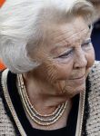 Soestdijk 5 oktober 2024
Prinses Beatrix woordt aangevallen door een wesp op paleis Soestdijk.