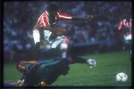 Romario in aktie tegen FC Barcelona met doelman Zubizaretta
