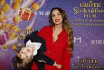 Amsterdam 19 oktober 2024
Premiere de grote Sinterklaasfilm in Tuschinski. tamara Elbaz met zoontje