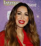 Amsterdam 19 oktober 2024
Premiere de grote Sinterklaasfilm in Tuschinski. tamara Elbaz met zoontje