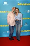 Amsterdam 14 oktober 2024
Premiere de Mannenmaker in Tuschinski met in de hoofdrollen oa Katja Schuurman Eva v d Wijdeven Leo Alkemade Georgina Verbaan Melissas Drost Huub Smit Yasmin Karssing en Rene Watzema . Victoria Vermeer