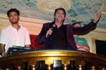 Amsterdam 19 oktober 2024
Presentatie van de nieuwe proffesionele muziek oortjes van Breggz in het pand waar voormalig Yab Yum zat . Xander de Buisonje is de founder van Breggz . Ze zijn in de USA uitgeroepen totm het beste produkt . Xander was er samen met zijn vrouw Sophie . Zoon Sem v Dijk en beste vriend draaiden er . Ook Erland Galjaard en Ronald Molendijk draaiden en set . Wendy v Dijk was ook aanwezig om naar haar mannen te kijken/luisteren.