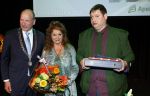 Apeldoorn 25 april 2025
Belinda Meuldijk krijgt lintje en wordt RIDDER in de orde van Oranje Nassau bij Orpheus . Ze kwam samen met haar zoon Yoshi en hun hond Noah. Ton Heerts Burgemeester Apeldoorn