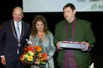 Apeldoorn 25 april 2025
Belinda Meuldijk krijgt lintje en wordt RIDDER in de orde van Oranje Nassau bij Orpheus . Ze kwam samen met haar zoon Yoshi en hun hond Noah. Ton Heerts Burgemeester Apeldoorn