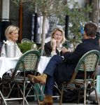 Amsterdam 2 oktober 2025
Leco v Zadelhoff dochter Robbie Sintenie  Estelle Cruijff en Caroline Tensen op terras in Amsterdam zuid.