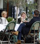 Amsterdam 2 oktober 2025
Leco v Zadelhoff dochter Robbie Sintenie  Estelle Cruijff en Caroline Tensen op terras in Amsterdam zuid.