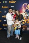 Utrecht 12 oktober 2025
Premiere de club van sinterklaas in kinepolis . Danny Froger met Ann Dominique Wilten en hun kinderen