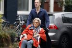 Amsterdam 7 oktober 2025
Hansje Boonstra met een begeleider in Amsterdam waar zij woont in een prachtig beveiligd Appartementen complex.