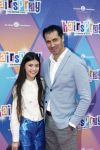 Rotterdam 12 oktober 2025
Premiere Hairspray in het oude Luxor in Rotterdam. Oren Schrijver poseert met zijn dochter Milly Olivia