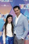 Rotterdam 12 oktober 2025
Premiere Hairspray in het oude Luxor in Rotterdam. Oren Schrijver poseert met zijn dochter Milly Olivia