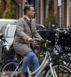 Amsterdam 11 oktober 2025
Rik v d Westelaken op de fiets in Amsterdam zuid.