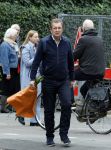 Amsterdam 11 oktober 2025
Robert ten Brink met bloemen in  Amsterdam zuid.
