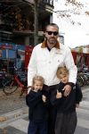 Utrecht 12 oktober 2025
Premiere de club van sinterklaas in kinepolis . sander Huisman met zijn kinderen