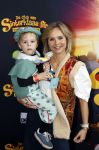 Utrecht 12 oktober 2025
Premiere de club van sinterklaas in kinepolis . Stijn Fransen met haar zoontje