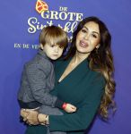 Amsterdam 5 oktober 2025
Premiere sinterklaas film in Pathe Noord. tamara Elbaz met zoontje
