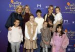 Amsterdam 5 oktober 2025
Premiere sinterklaas film in Pathe Noord. Tineke Schouten met dochters en kleinkinderen
