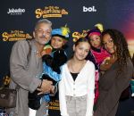 Utrecht 12 oktober 2025
Premiere de club van sinterklaas in kinepolis . Tommie Christiaan met vrouw en kinderen