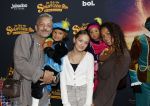 Utrecht 12 oktober 2025
Premiere de club van sinterklaas in kinepolis . Tommie Christiaan met vrouw en kinderen