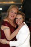 Den Haag 18 december 2017
Society lunch in crown plaza hotel. Viola Holt met Mariska v Kolck