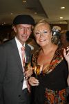 Noordwijk 20 juni 2006
Society lunch in huis ter duin.
Viola Holt met haar man peter
Peter Smulders bv