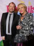 Breda 1 februari 2015
Premiere Heerlijk duurt het langst in het chasse theater.
Viola Holt met zoon