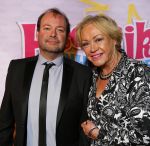 Breda 1 februari 2015
Premiere Heerlijk duurt het langst in het chasse theater.
Viola Holt met zoon