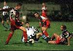 Eindhoven, 7 november 1998
EVV Eindhoven-SC Excelsior, eindstand 2-3
EVV Eindhoven nog steeds zonder shirtreklame.
Richard v Gils zittend op de grond spelend voor EVV Eindhoven