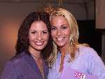 Naarden Vesting 1 November 1999
Uitreiking boek van Leco van Zadelhoff in het Arsenaal in Naarden Vesting
Leontine Borsato met Ellemieke Vermolen