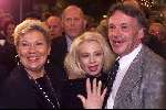 Essen (Belgie) 9-11-1999
Opening nieuwe zaak van Theo Sijthoff .
Theo Sijthoff met zijn vrouw en met Penny de Jager.