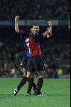 Barcelona, 23 oktober 1999
FC Barcelona-Athletic de Bilbao, 4-0
PHILLIP COCU wordt gefeliciteerd na zijn eerste doelpunt door FIGO