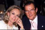 Amsterdam 20 November 1999
Unicef Gala in het Sheraton Hotel Schiphol.
Roger Moore en zijn vrouw Kristina.