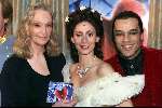 Scheveningen 4 november 1999
Uitreiking CD ELISABETH
Prinses Stephanie Marie EVA zu Windisch Graetz geboren te Brussel 17 januari 1939 samen met Pia Douwes en Stanley Burleson
