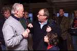 Amsterdam 17-11-1999
Uitreiking Edison van de eeuw in Amsterdam.
Youp v t Hek met zijn zoontje en Toon Hermans.