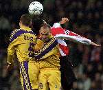 Eindhoven, 9 november 2000
Champions League PSV-Anderlecht, eindstand
Jan Koller mooi aktie  kopbal