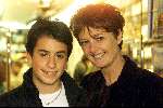 Diemen 11 november 2000
Uitreiking boek Patty Harpenau hier met zoon
