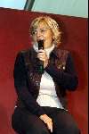 Beesd 6 November 2001
Anita Witsier opent de Magriet Fair in Beesd.
Hoofdredaktrice margriet, Annelies Berman