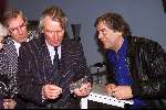 HILVERSUM 29 NOVEMBER 2001
UITREIKING BOEKRADIOPROGRAMMA HERMAN STOK IN HET OMROEPMUSEUM.
Co de Kloet en Johnny Lion