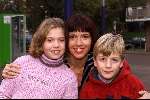 Amersfoort 4 november 2001
Premier Peter Pan met Peter Faber en Vera Mann
Janke Dekker met kinderen