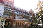 Laren 3 NOVEMBER 2001
Nieuwe penthouse van John de Mol sr en zijn vrouw