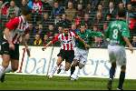 Eindhoven 17 november 2002
PSV-Feyenoord 1-2
Brett Emerton in duel met Wilfred Bouma