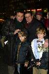 Amsterdam 20 november 2002
Premiere Harry Potter in Pathe Arena
edwin de vries met broer en zoontje