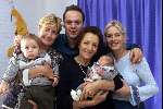 Fijnaart 10 Oktober 2002
Geboorte zoon van Mariska Bauer en Frans Bauer.
Op de foto met hun pas geborene Jan en hun oudste zoon..
en de beide oma\'s