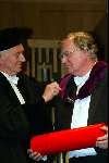 Amsterdam 18 oktober 2002
Huub oosterhuis krijgt eredoctoraat .