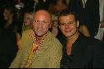 Amsterdam 29 november 2002
Modeshow orange babies in passagiers terminal
Leco Zadelhof met vriend