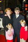 Amsterdam 15 november 2002
Premiere Pietje Bell in Tuschinski
Rob Oudkerk met gezin