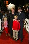 Amsterdam 15 november 2002
Premiere Pietje Bell in Tuschinski
Rob Oudkerk met gezin
